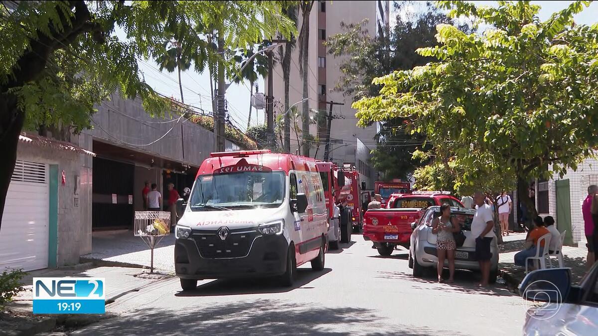 Ambulâncias do Samu e carro de bombeiros no local