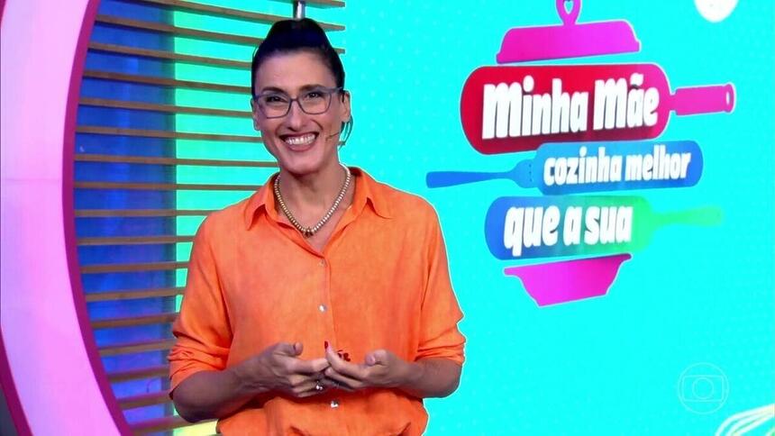 Paola Carosella no estúdio do Minha Mãe Cozinha Melhor que a Sua