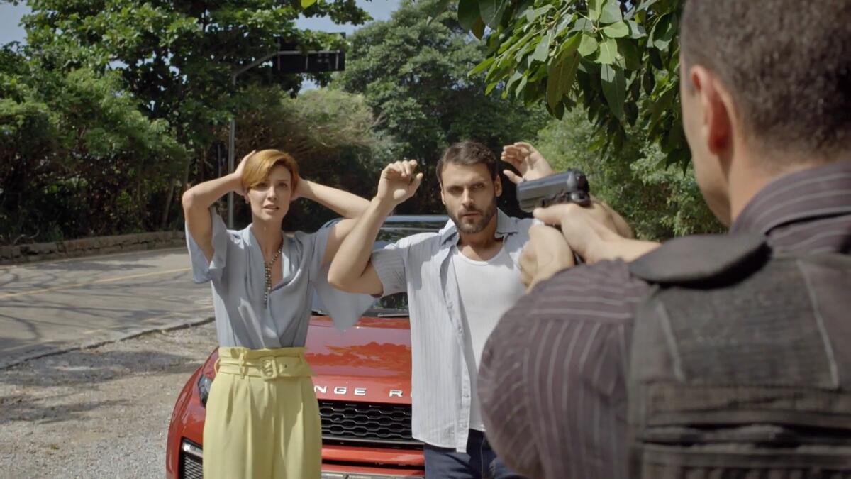 Sophia (Camila Rodrigues) e Antônio (Felipe Cunha) em cena da novela Topíssima