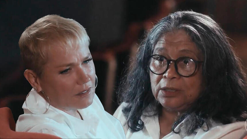 Xuxa e Marlene Mattos em cena do documentário do Globoplay