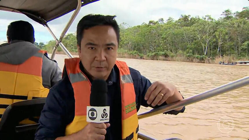 Alexandre Hissayassu durante a cobertura para o Jornal Nacional na Amazônia