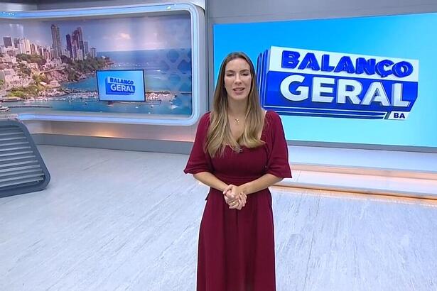 Jessica Smetak no centro do cenário do Balanço Geral BA da Record TV Itapoan