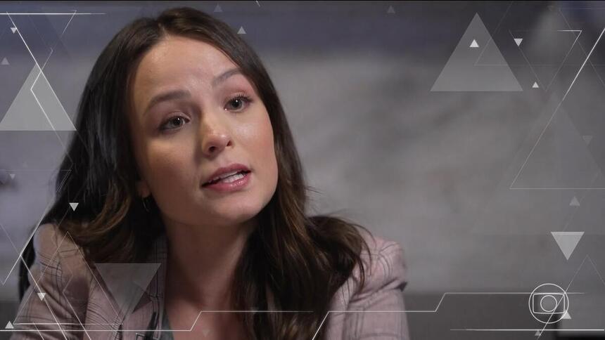 Atriz Larissa Manoela é entrevistada por Renta Capucci