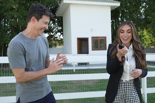 Rodrigo Faro ao lado de Nicole Bahls, em trecho do Hora do Faro