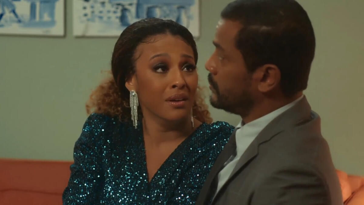 Sheron Menezzes (Sol) e Samuel de Assis (Ben) em trecho da novela Vai na Fé