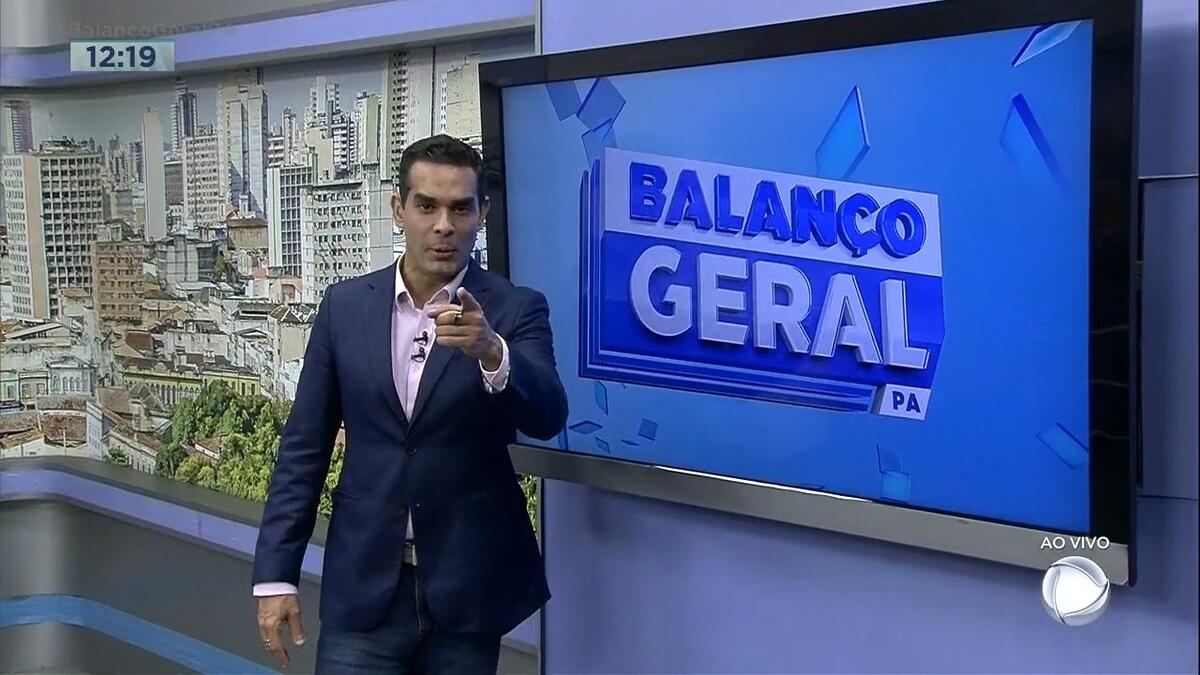 Marcus Pimenta apontando o dedo para a câmera no Balanço Geral PA de Belém