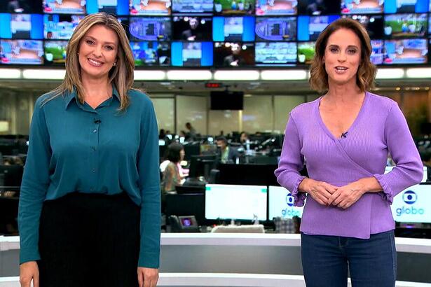 Cristina Vieira de blusa verde ao lado de Helen Martins, de blusa lilás, na redação da Globo em São Paulo anunciando os destaques do Globo Rural