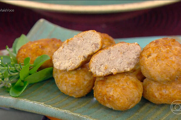 Bolinho de copa-lombo prontos no prato do Mais Você