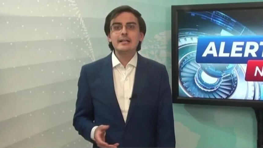 Dudu Camargo em trecho da estreia do Alerta News, na Astral TV