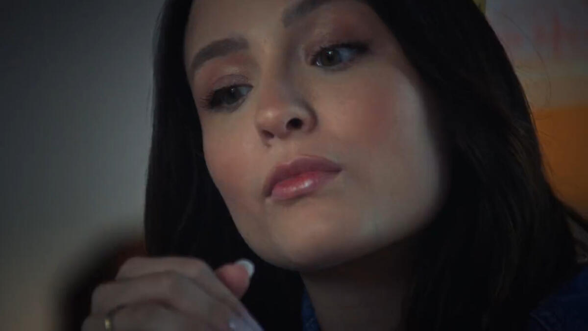 Larissa Manoela em trecho do comercial do Burger King