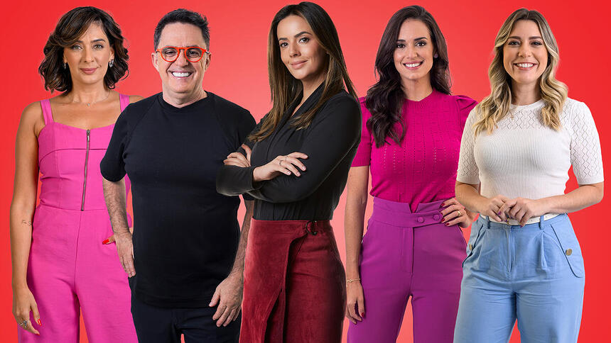 Mirelle Moschella, Fernando Fernandes, Paloma Tocci, Livia Nepomuceno e Alinne Fanelli em foto posada na nova programação do Canal 21