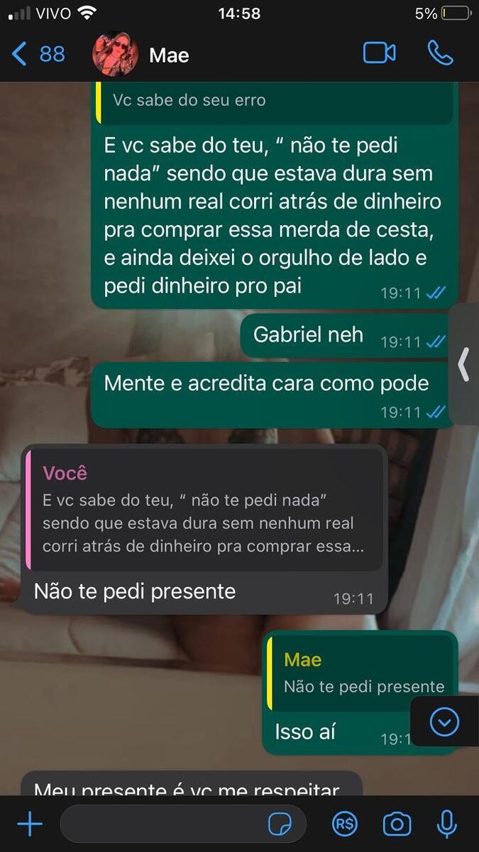 Print de conversas de Bia Miranda com a mãe Jenny Miranda no WhatsApp