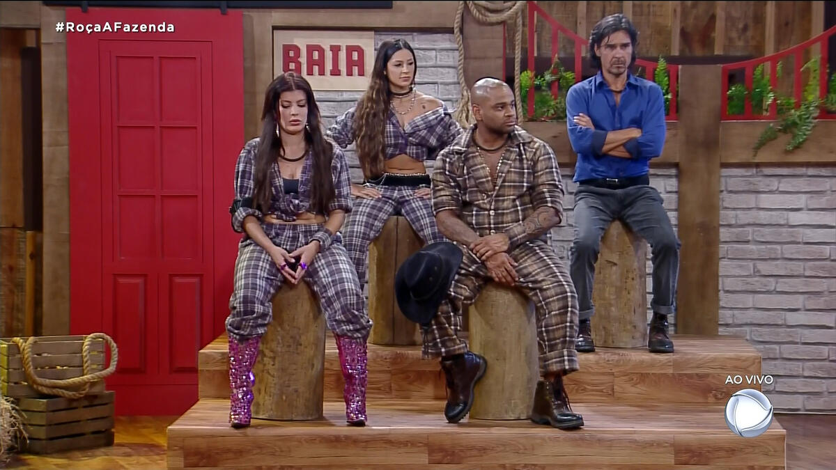 Jaquellein, Nathalia, Cezar Black e André Gonçalves na Baia