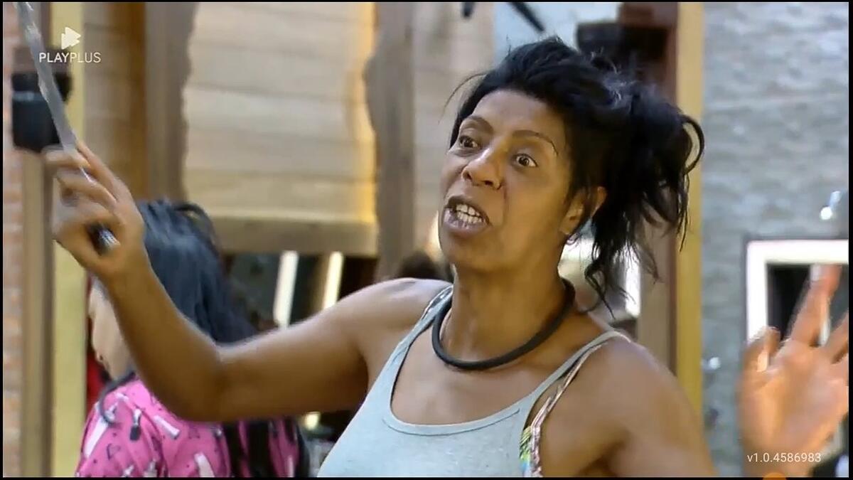 Marcia Fu cozinhando em A Fazenda