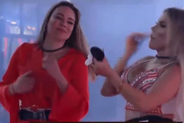 Rachel e Kally dançando na primeira Festa de A Fazenda 15