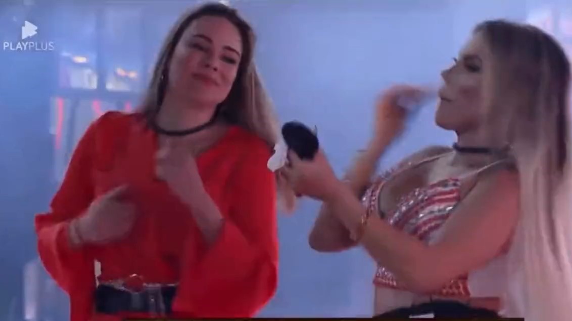 Rachel e Kally dançando na primeira Festa de A Fazenda 15