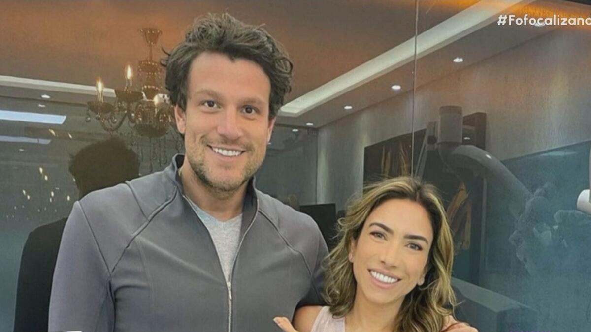 Rafael Puglisi com Patricia Abravanel sorrindo