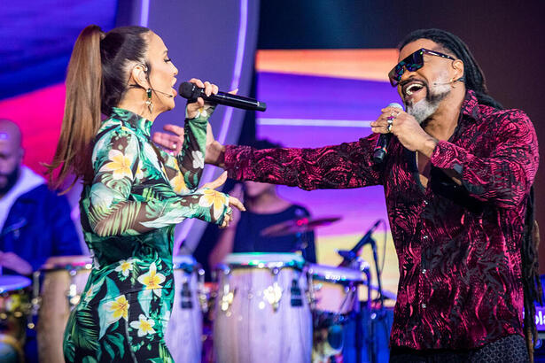 Carlinhos Brown e Ivete Sangalo no palco do Pipoca