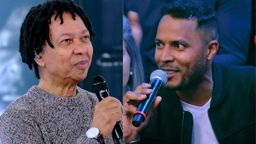 Djavan ao lado de um fã, de mesmo nome, no palco do Caldeirão