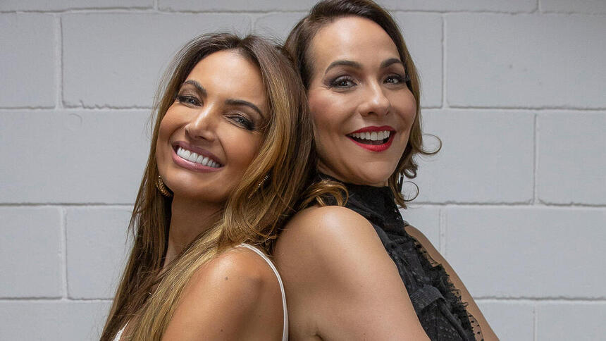 Giovana Cordeiro e Monique Alfradique em uma montagem na Batalha do Lip Sync