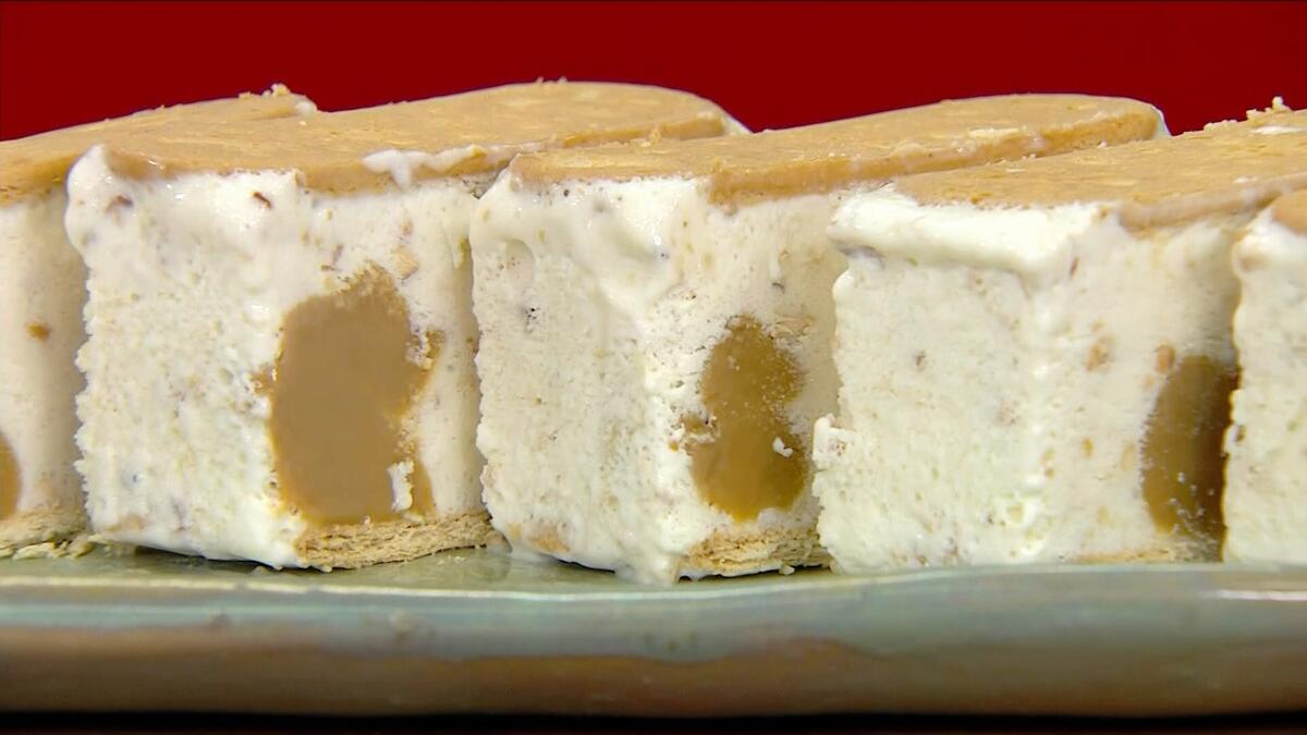 Gelado de creme com doce de leite, no prato pronto para ser servido no Mais Você (10/10)