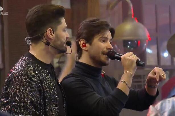 Munhoz e Mariano cantando na Festa de A Fazenda 15