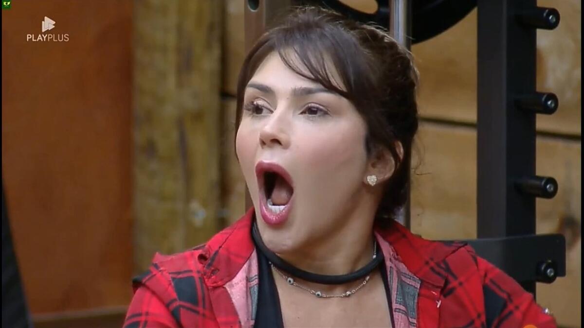 Nadja Pessoa com a boca aberta na academia de A Fazenda 15