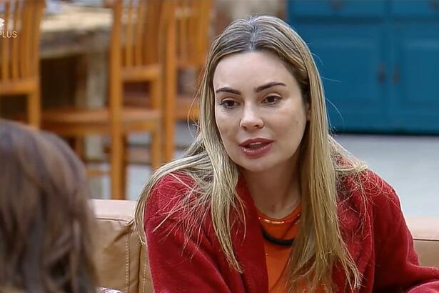 Rahcel Sheherazade conta o que acha de Nadja, olhando para Lucas e Jaquelline