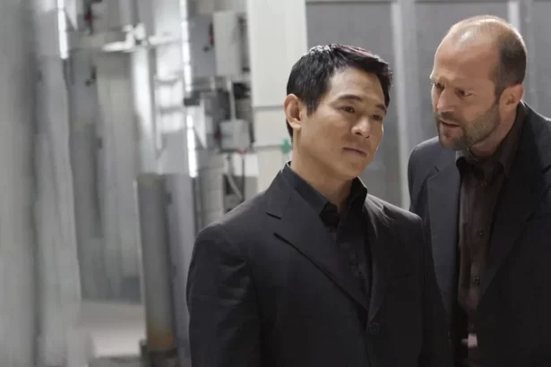 Jet Li e Jason Statham em cena de Rogue: O Assassino na Tela de Sucessos