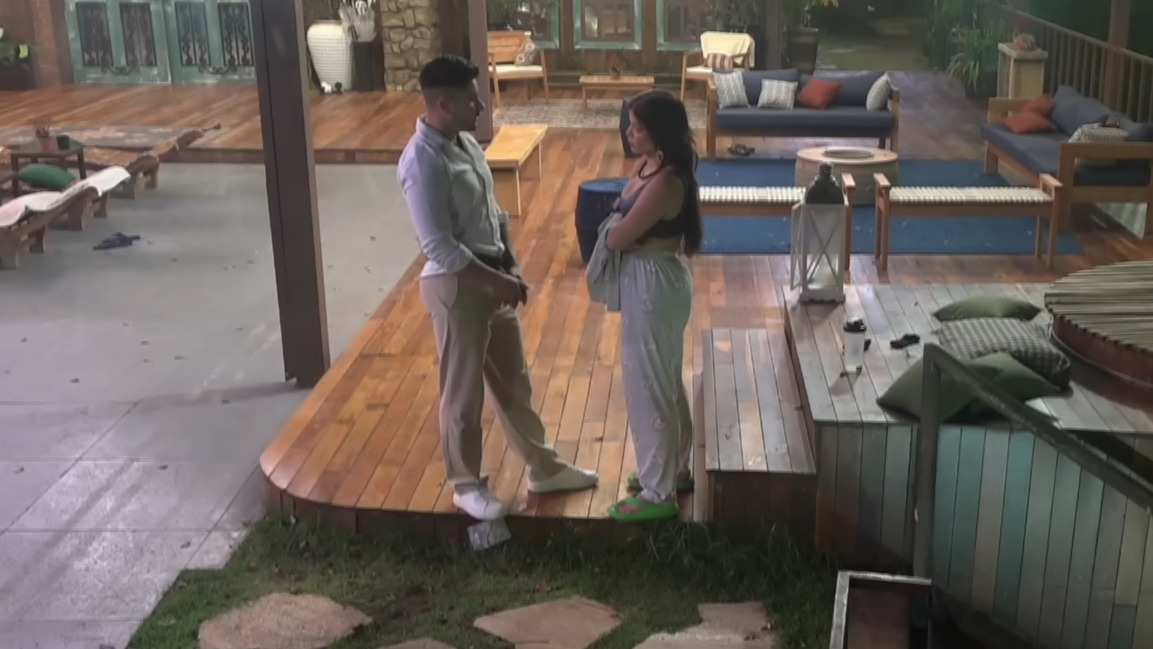 Lucas e Jaquelline em conversa sobre um processo sobre Kally