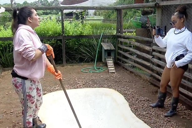 Nadja e Lily durante a câmera-trato de A Fazenda