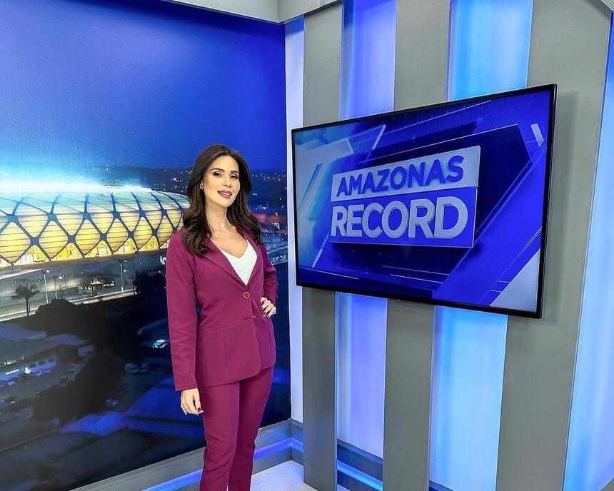 Natalia Teodoro no cenário do Amazonas Record