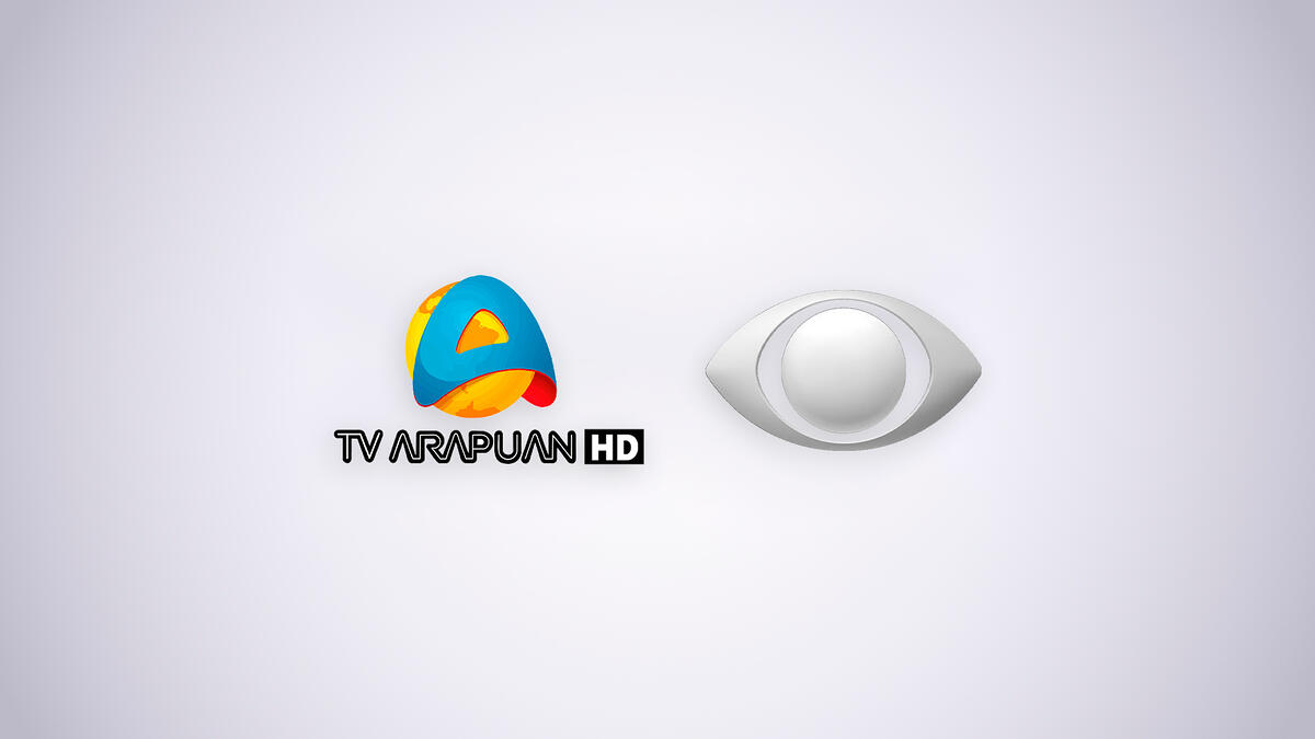 Logo da TV Arapuan ao lado do logo da Band