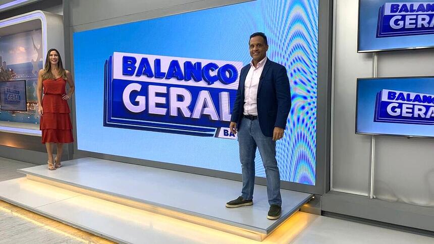 José Eduardo e Jessica Smetak no cenário do Balanço Geral BA