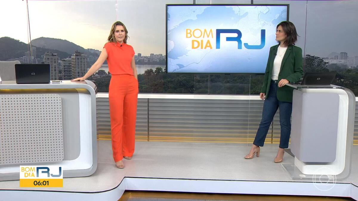 Silvana Ramiro e Priscila Chagas próximas as bancadas do Bom Dia RJ