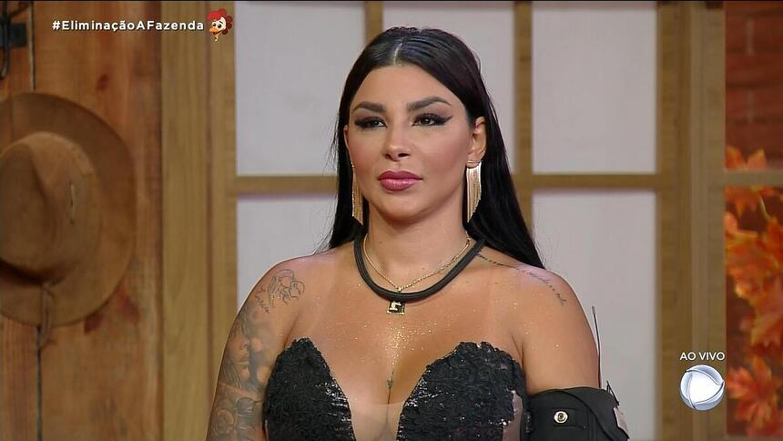 Jenny Miranda no banquinho da eliminação de A Fazenda 15