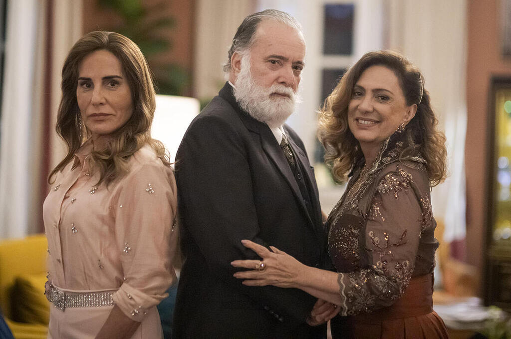 Glória Pires, Tony Ramos e Eliane Giardine são protagonistas de Terra e Paixão