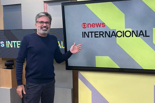 Marcelo Lins no novo cenário do GloboNews Internacional