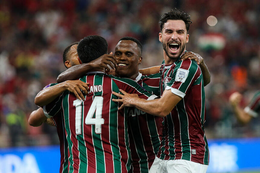 Jogadores do Fluminense comemorando gol no jogo contra o Al Ahly pelo Mundial de Clubes