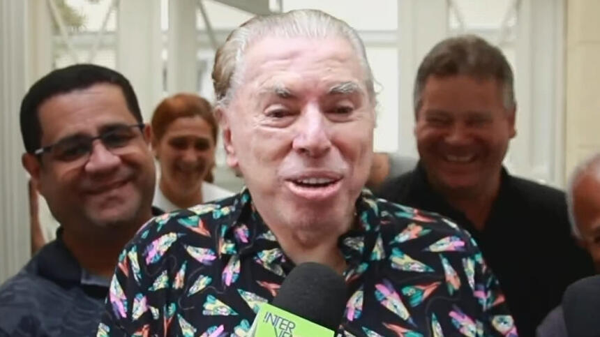 Silvio Santos durante homenagem de aniversário