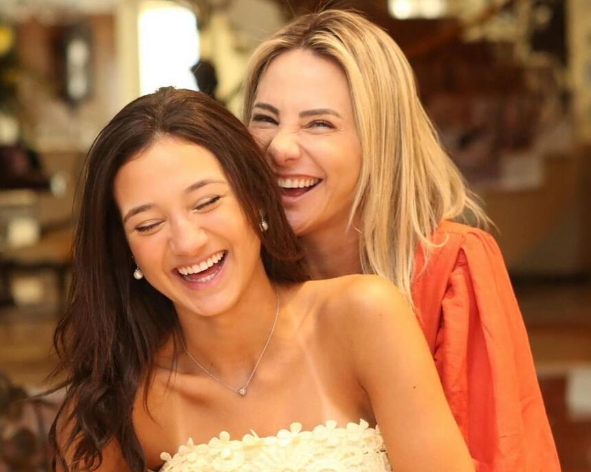 Sofia Valim e sua mãe Gaída Dias sorrindo