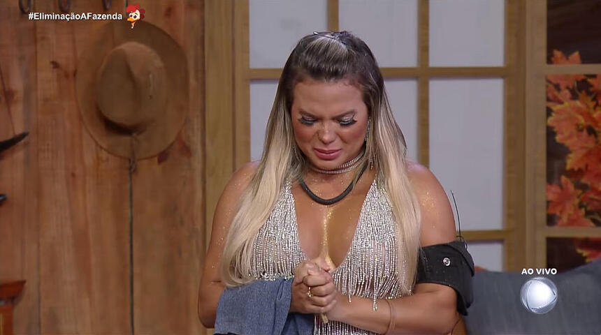 Kally chora ao ser eliminada de A Fazenda 15