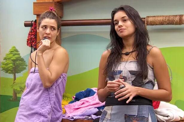 Beatriz e Alane em conversa no banheiro do bbb 24