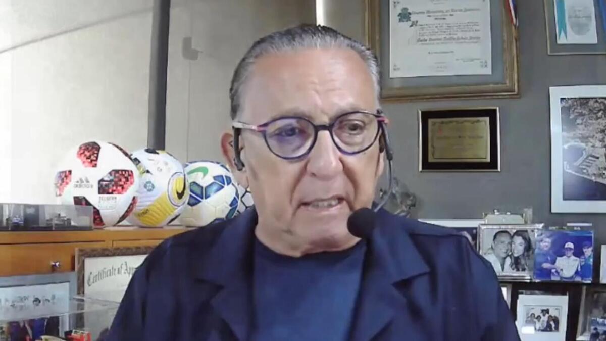 Galvão Bueno participando ao vivo do É de Casa