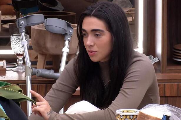 Giovanna durante conversa na cozinha do BBB 24