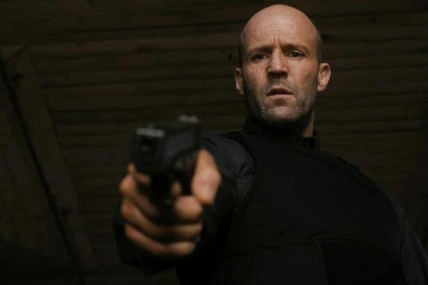 Jason Statham em trecho do filme