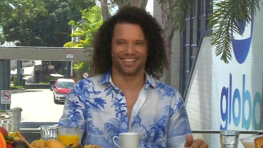 Maycon durante Café com o Eliminado do BBB 24