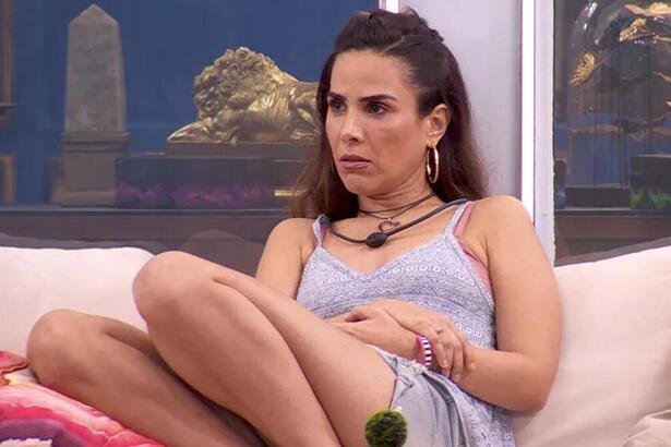 Wanessa Camargo durante conversa na área externa do BBB 24