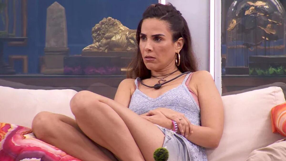 Wanessa Camargo durante conversa na área externa do BBB 24