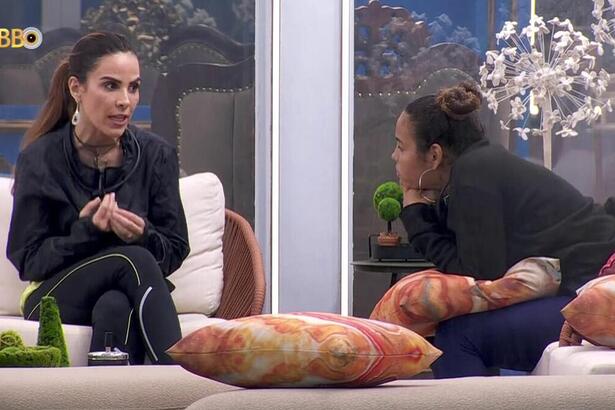 Wanessa Camargo e Giovanna Pitel durante conversa na área externa do BBB 24